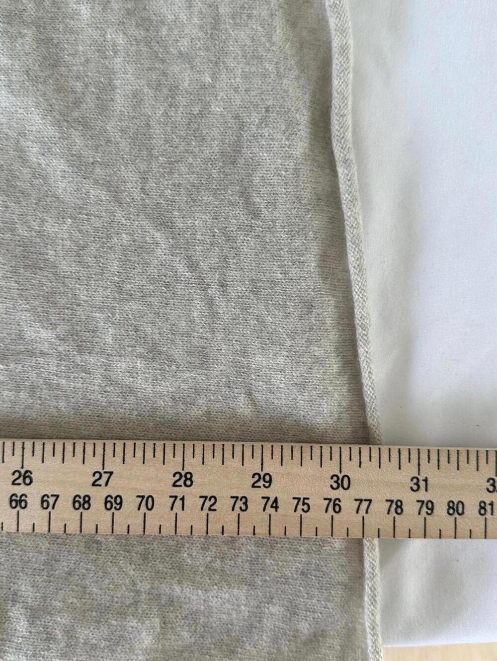 Lord & Taylor Cashmere Women's Light Gray 100% Cashmere Knit Sweater - Size L/G - Picture 7 of 7